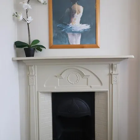 Stylish Light-Filled 1 Bedroom Flat In Hammersmith Londen Buitenkant foto